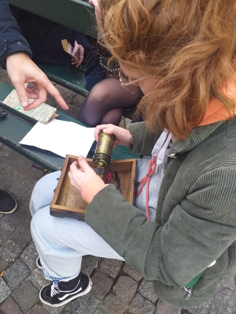 jeu de piste sortie scolaire Paris Arquaest